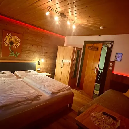 Schierl בית הארחה 3*