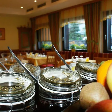 בית הארחה Schierl 3*