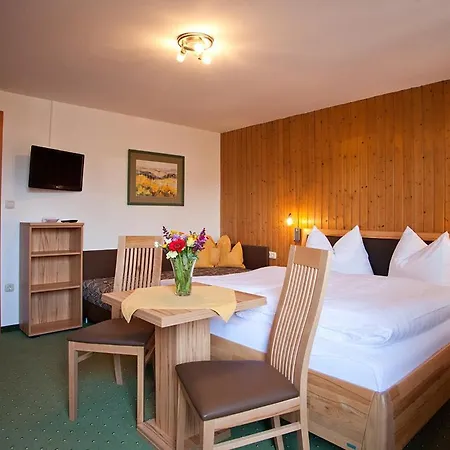 Schierl פאיסטנאו